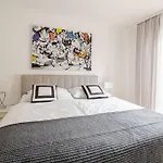 Brand New City Centre Air Condition 66Qm2