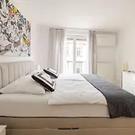 Brand New City Centre Air Condition 66Qm2