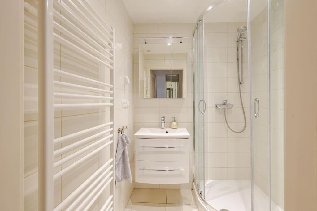 Apartment Brand New City Centre Air Condition 66qm2 *