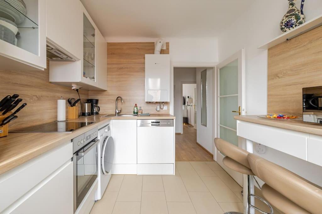 Brand New City Centre Air Condition 66qm2