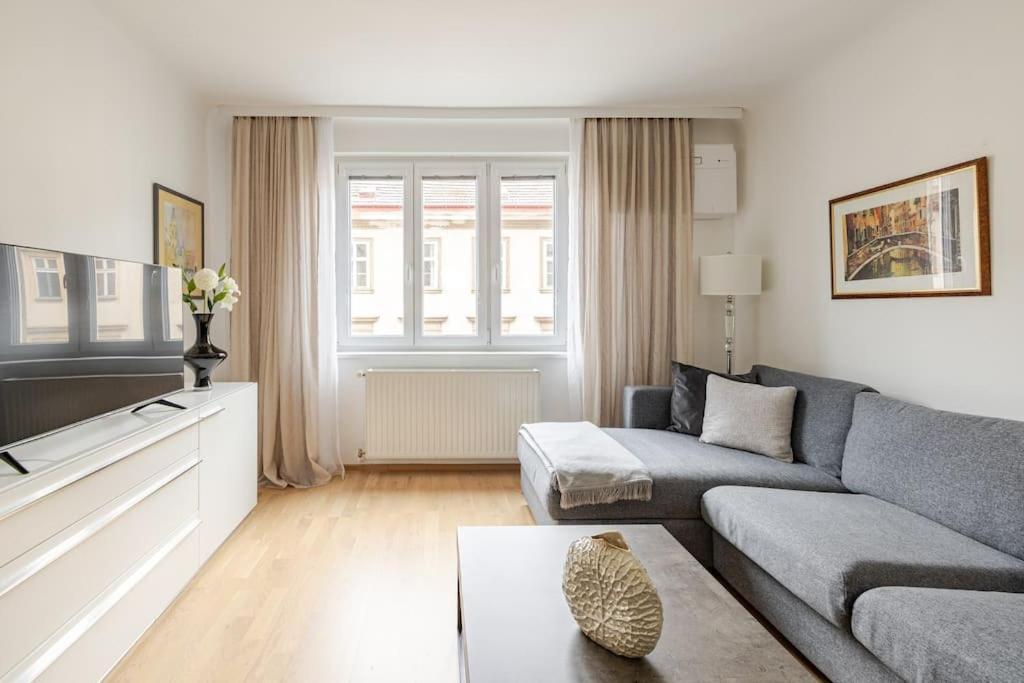 Brand New City Centre Air Condition 66qm2 Apartment