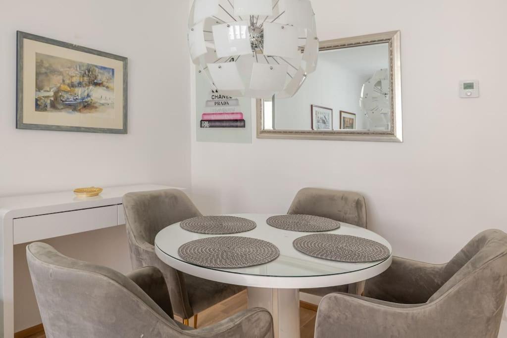 Apartment Brand New City Centre Air Condition 66qm2
