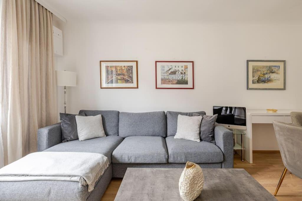 Brand New City Centre Air Condition 66qm2